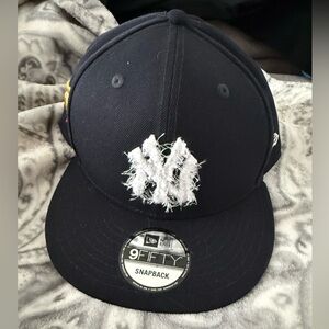 Canvas Escape from NY Yankees Snap Back New Never Worn